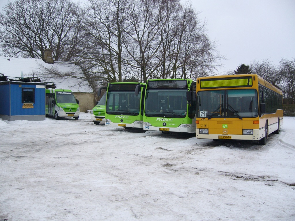 Nyborg Bybusser nr. 32, 31, 21, 22 & 23 den 6. februar 2010